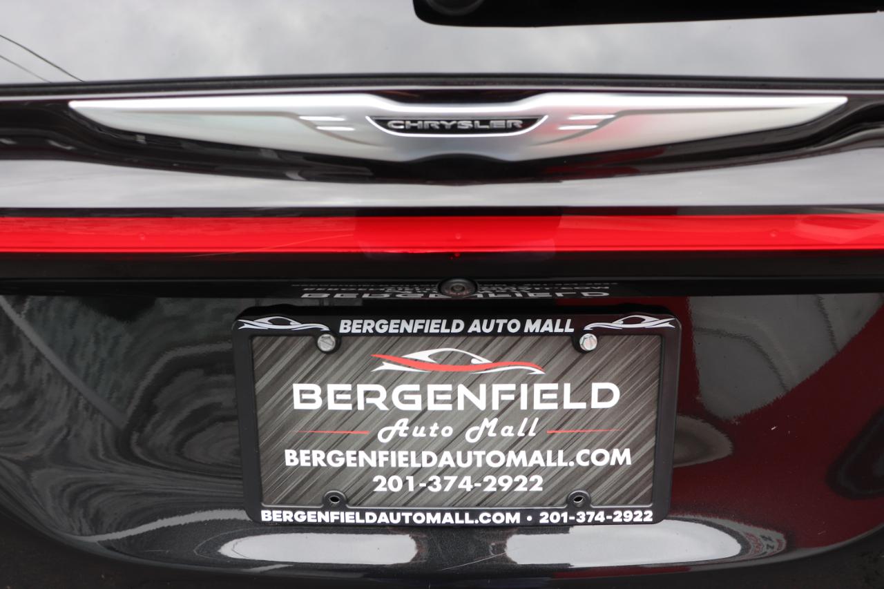 Chrysler Pacifica Touring L FWD 2023