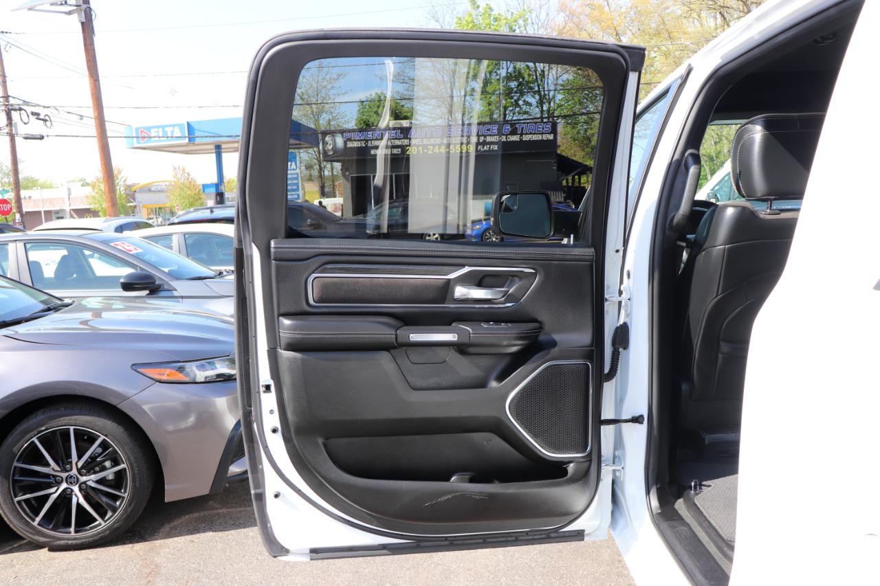 RAM 1500 Laramie 4x2 Crew Cab 5'7" Box 2024