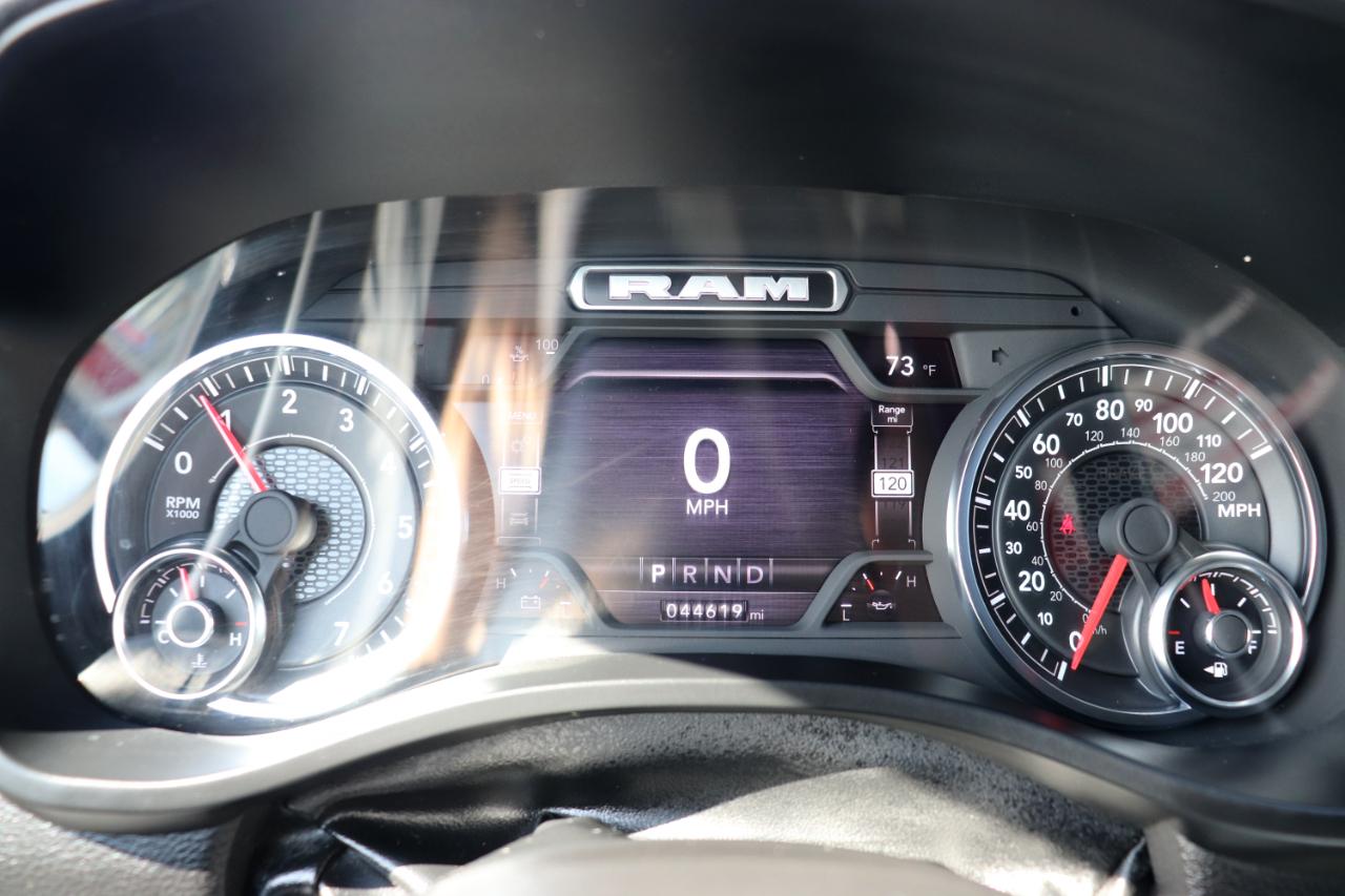 RAM 1500 Laramie 4x2 Crew Cab 5'7" Box 2024