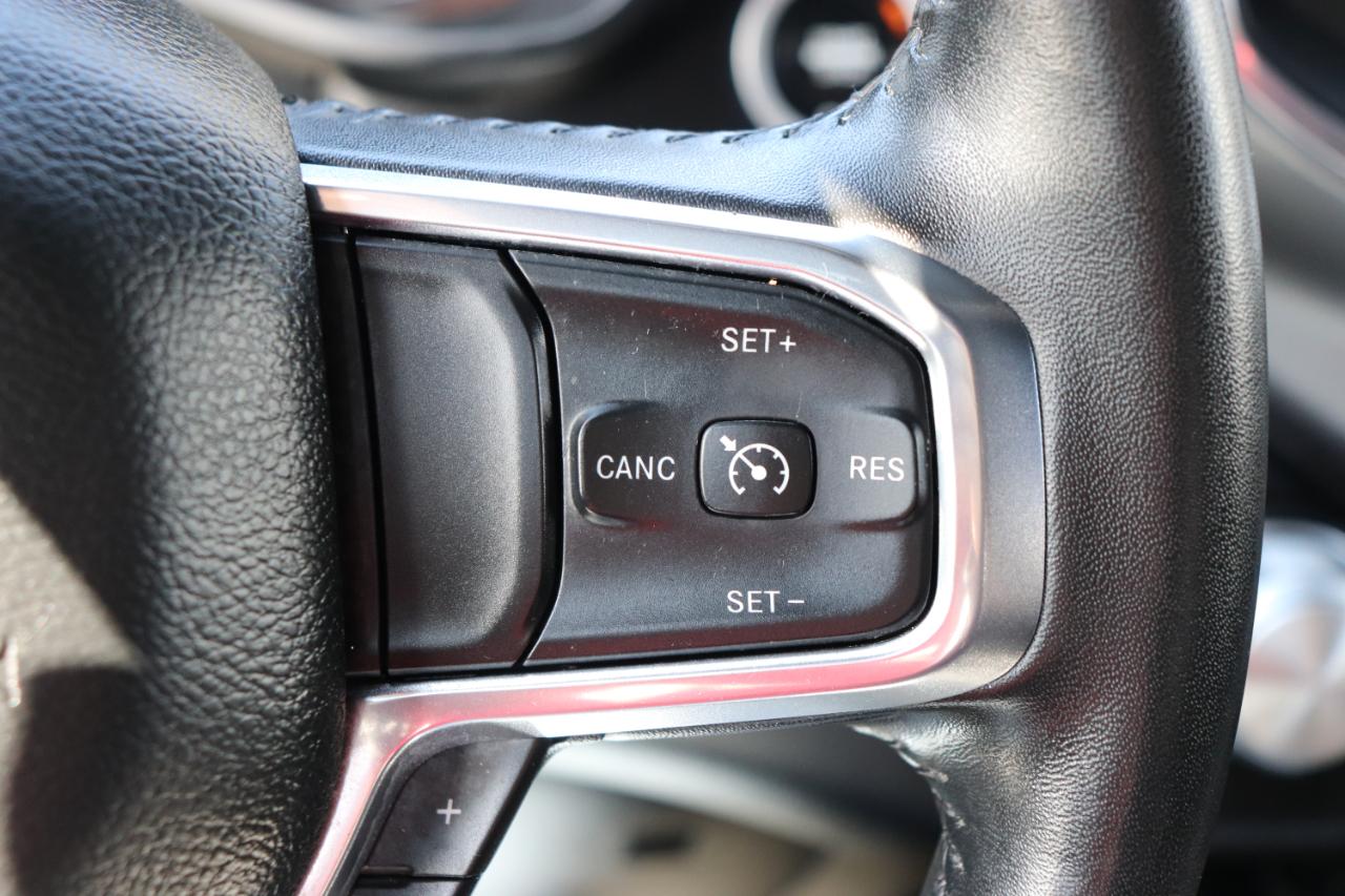 RAM 1500 Laramie 4x2 Crew Cab 5'7" Box 2024