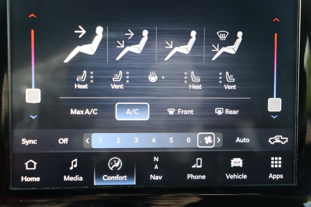 RAM 1500 Laramie 4x2 Crew Cab 5'7" Box 2024