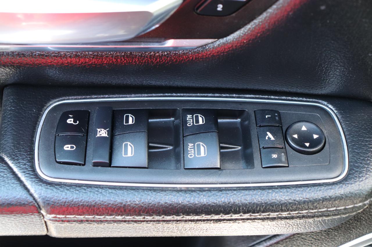 RAM 1500 Laramie 4x2 Crew Cab 5'7" Box 2024