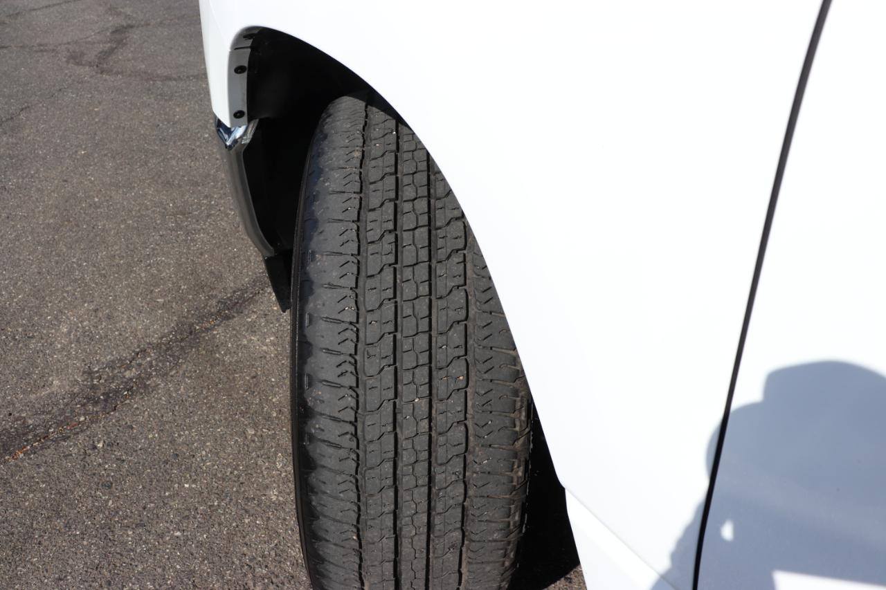 RAM 1500 Laramie 4x2 Crew Cab 5'7" Box 2024