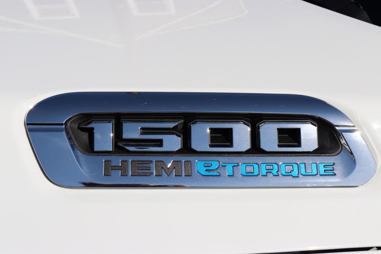 RAM 1500 Laramie 4x2 Crew Cab 5'7" Box 2024