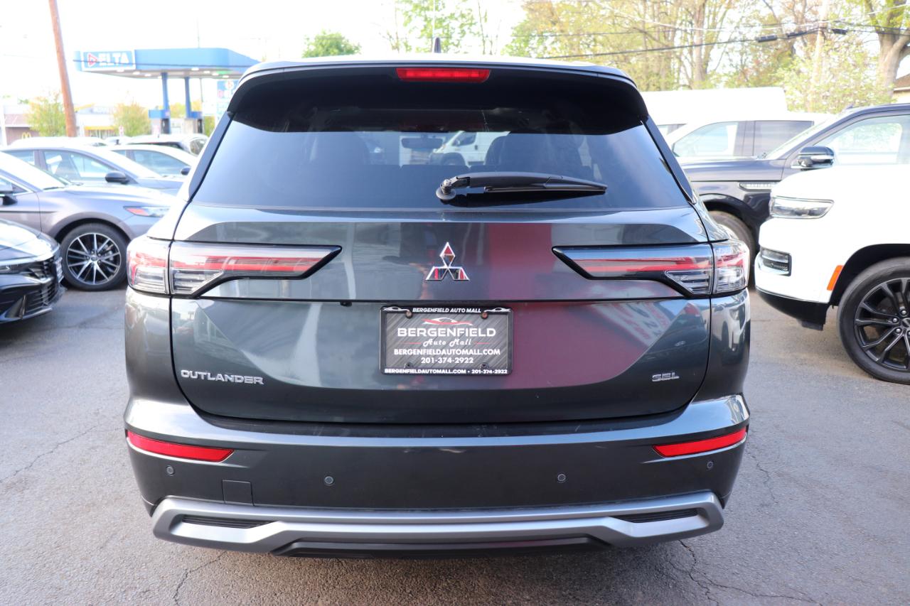 Mitsubishi Outlander SEL FWD 2025