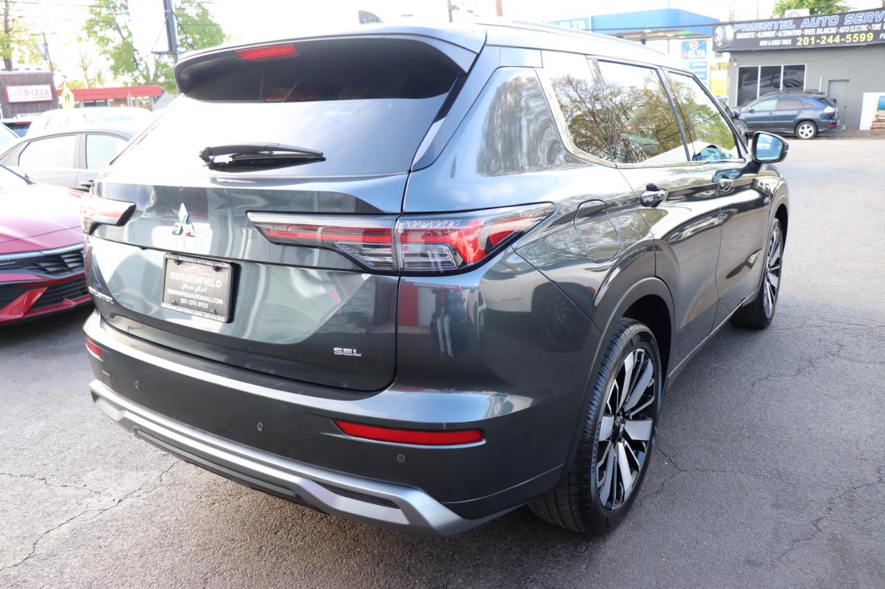 Mitsubishi Outlander SEL FWD 2025