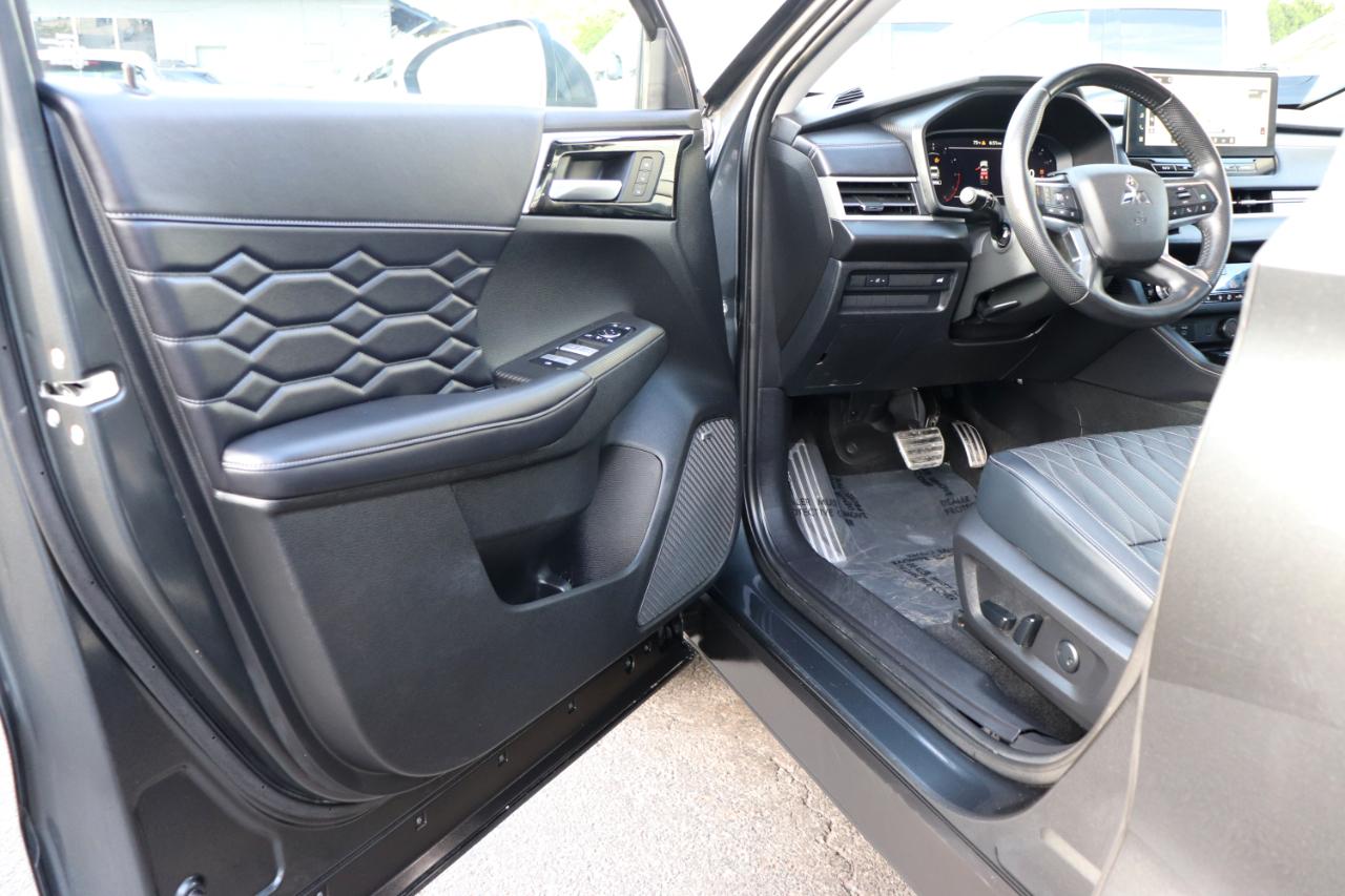 Mitsubishi Outlander SEL FWD 2025