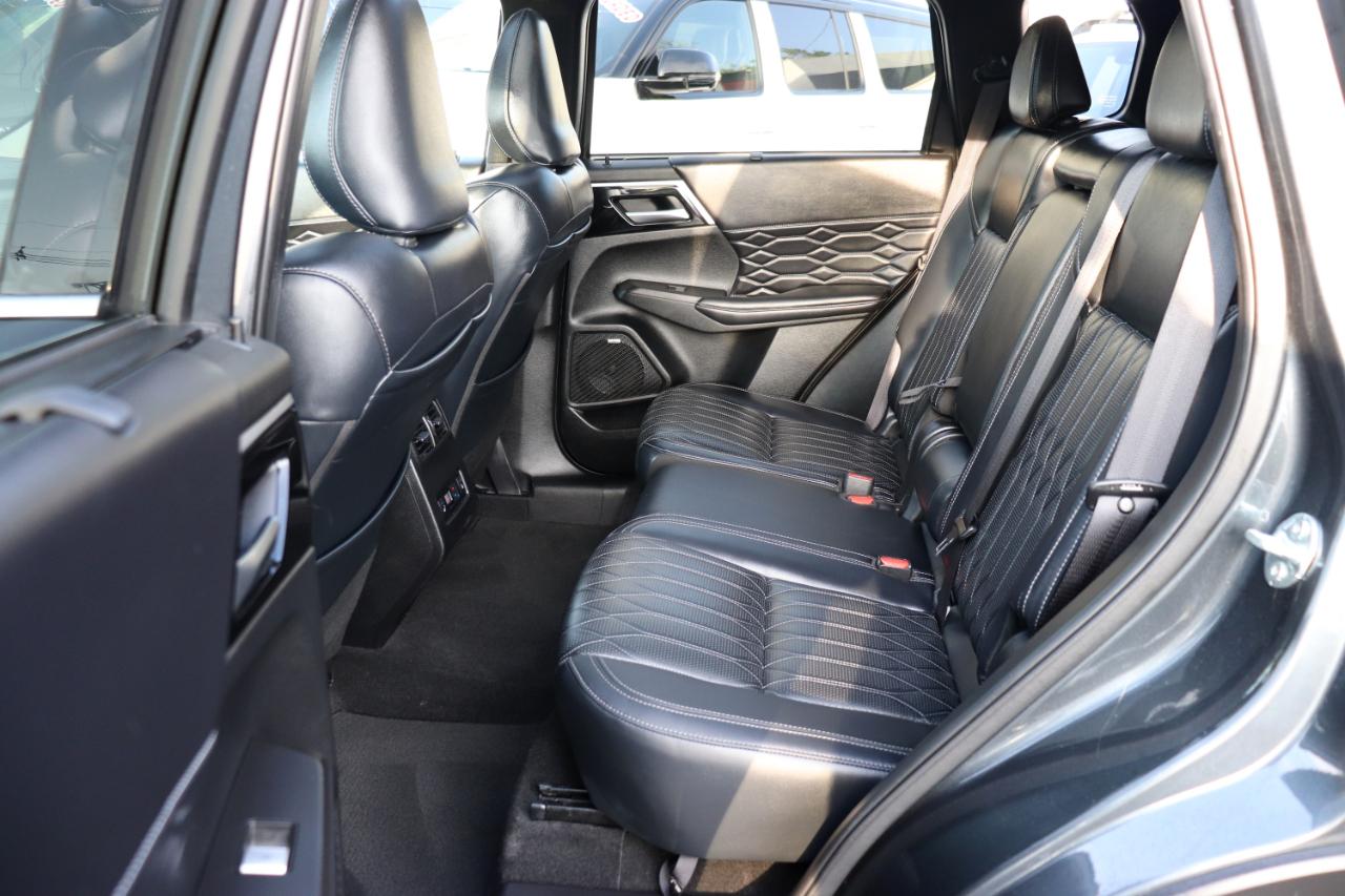 Mitsubishi Outlander SEL FWD 2025