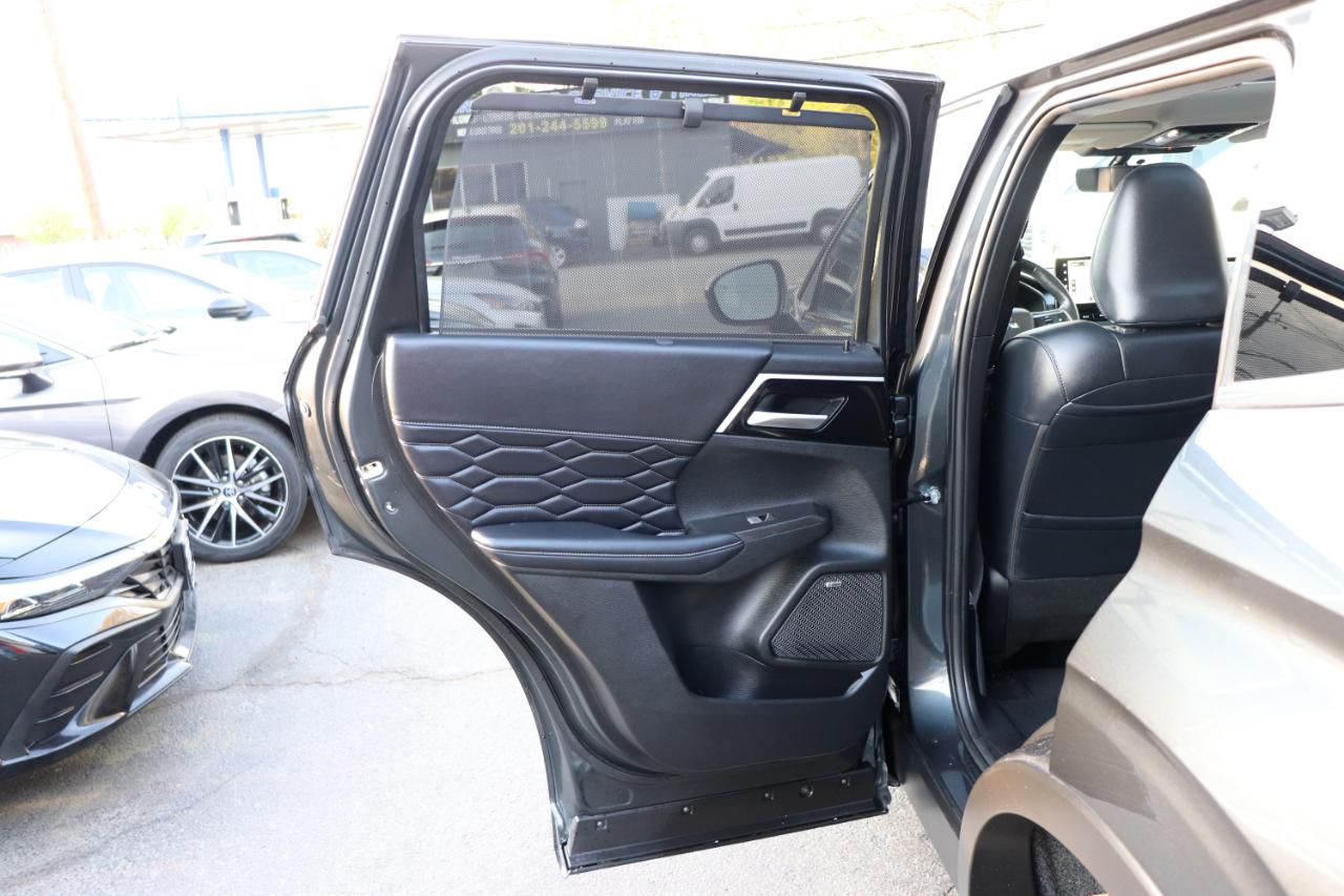 Mitsubishi Outlander SEL FWD 2025