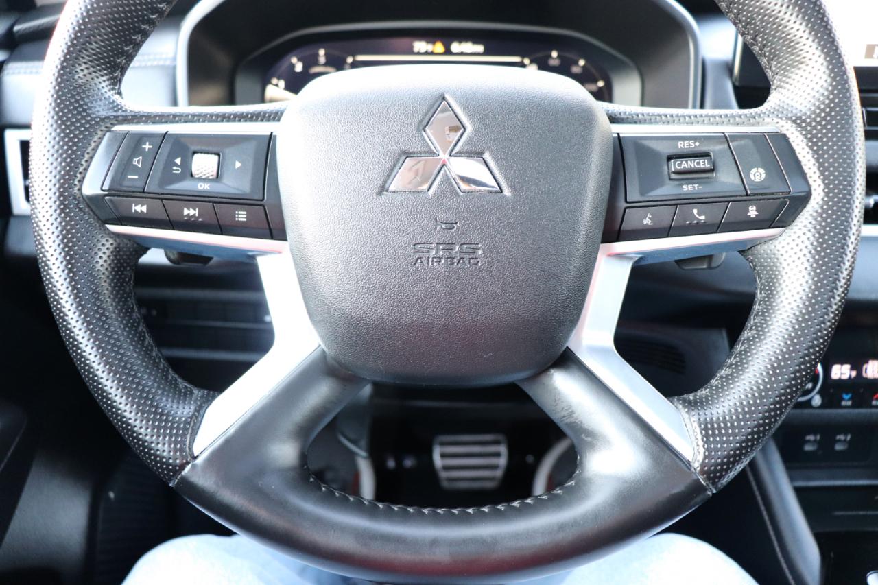 Mitsubishi Outlander SEL FWD 2025