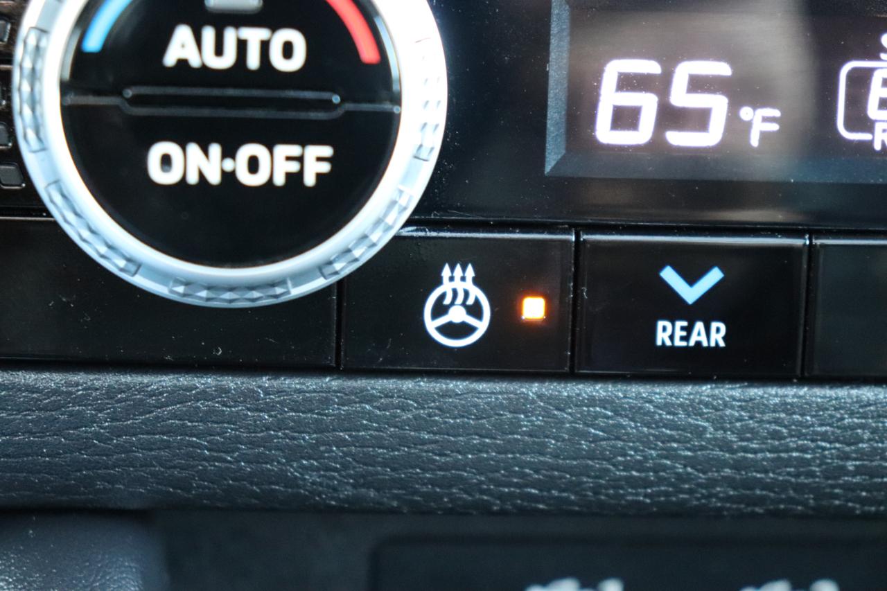 Mitsubishi Outlander SEL FWD 2025