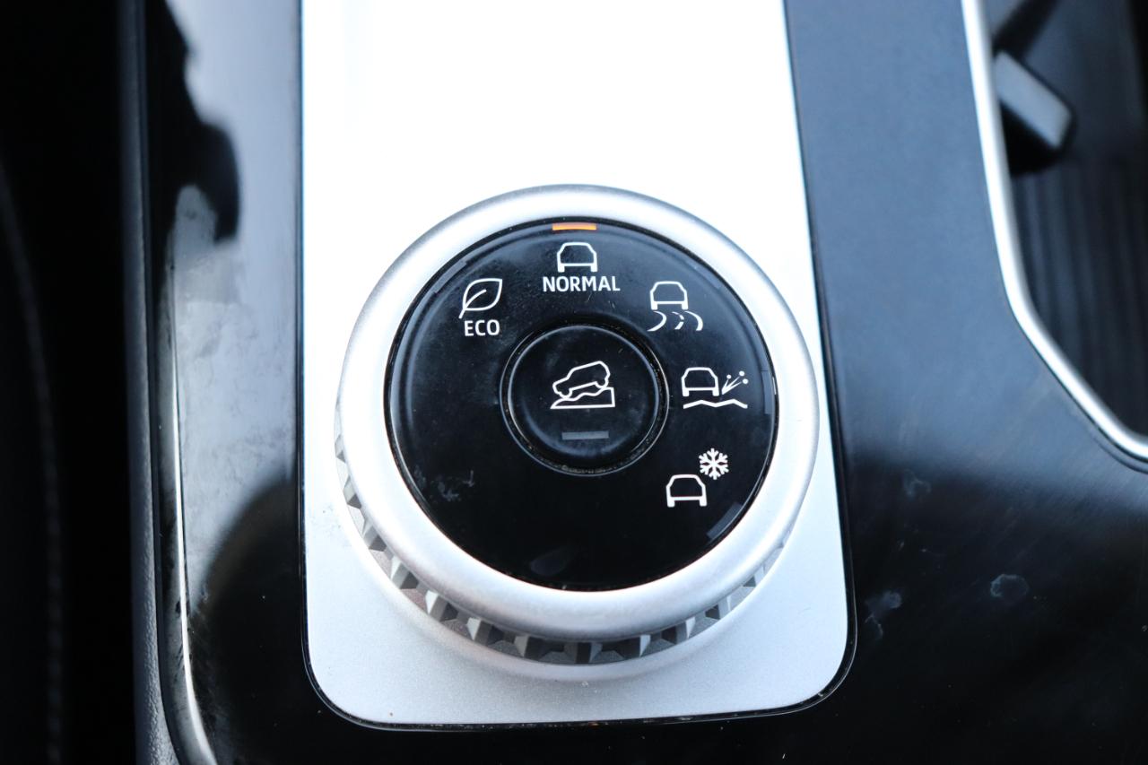 Mitsubishi Outlander SEL FWD 2025