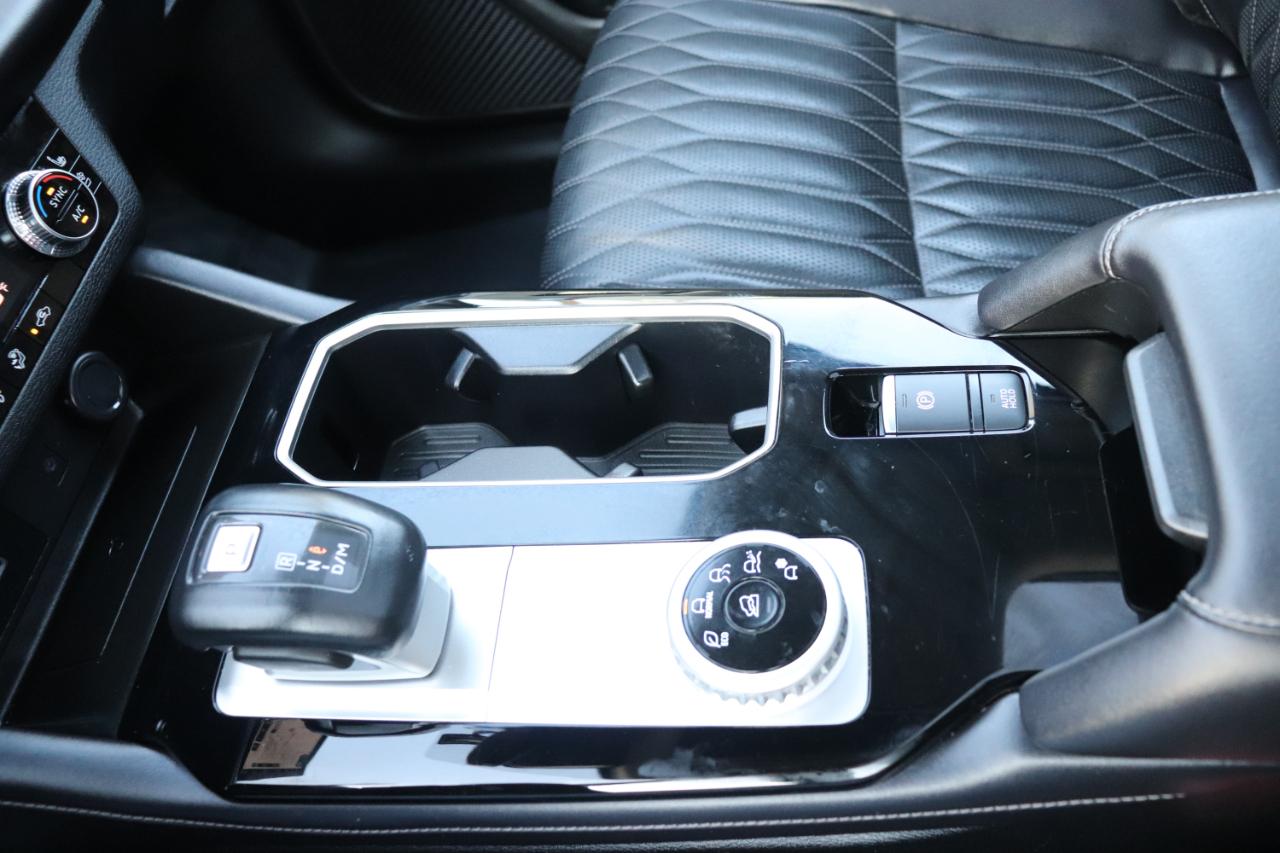 Mitsubishi Outlander SEL FWD 2025