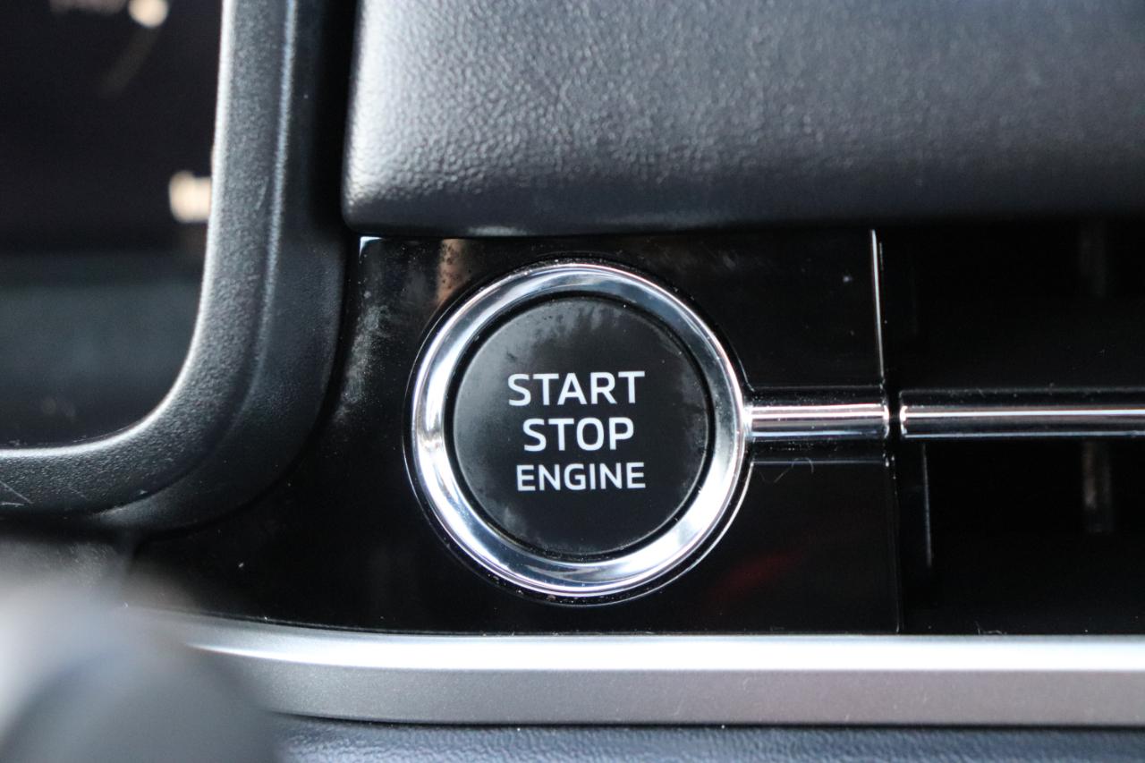 Mitsubishi Outlander SEL FWD 2025