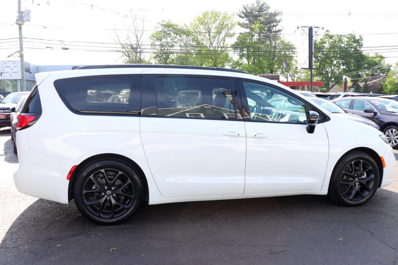 Chrysler Pacifica Limited FWD 2025