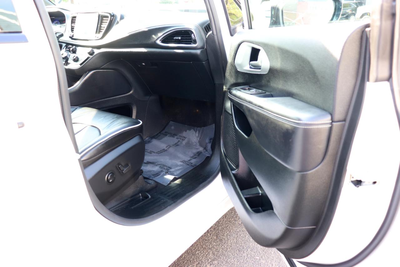 Chrysler Pacifica Limited FWD 2025