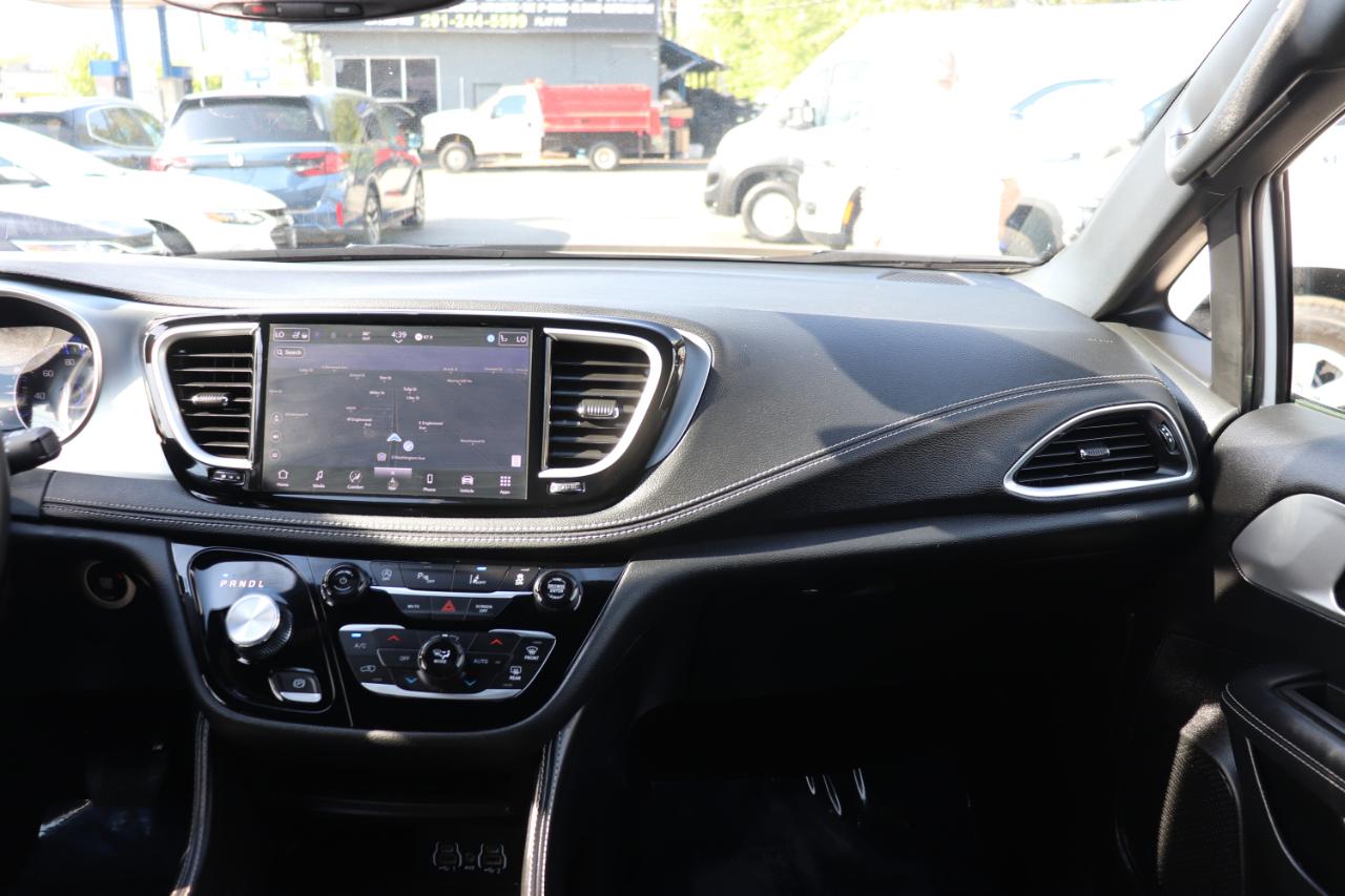 Chrysler Pacifica Limited FWD 2025