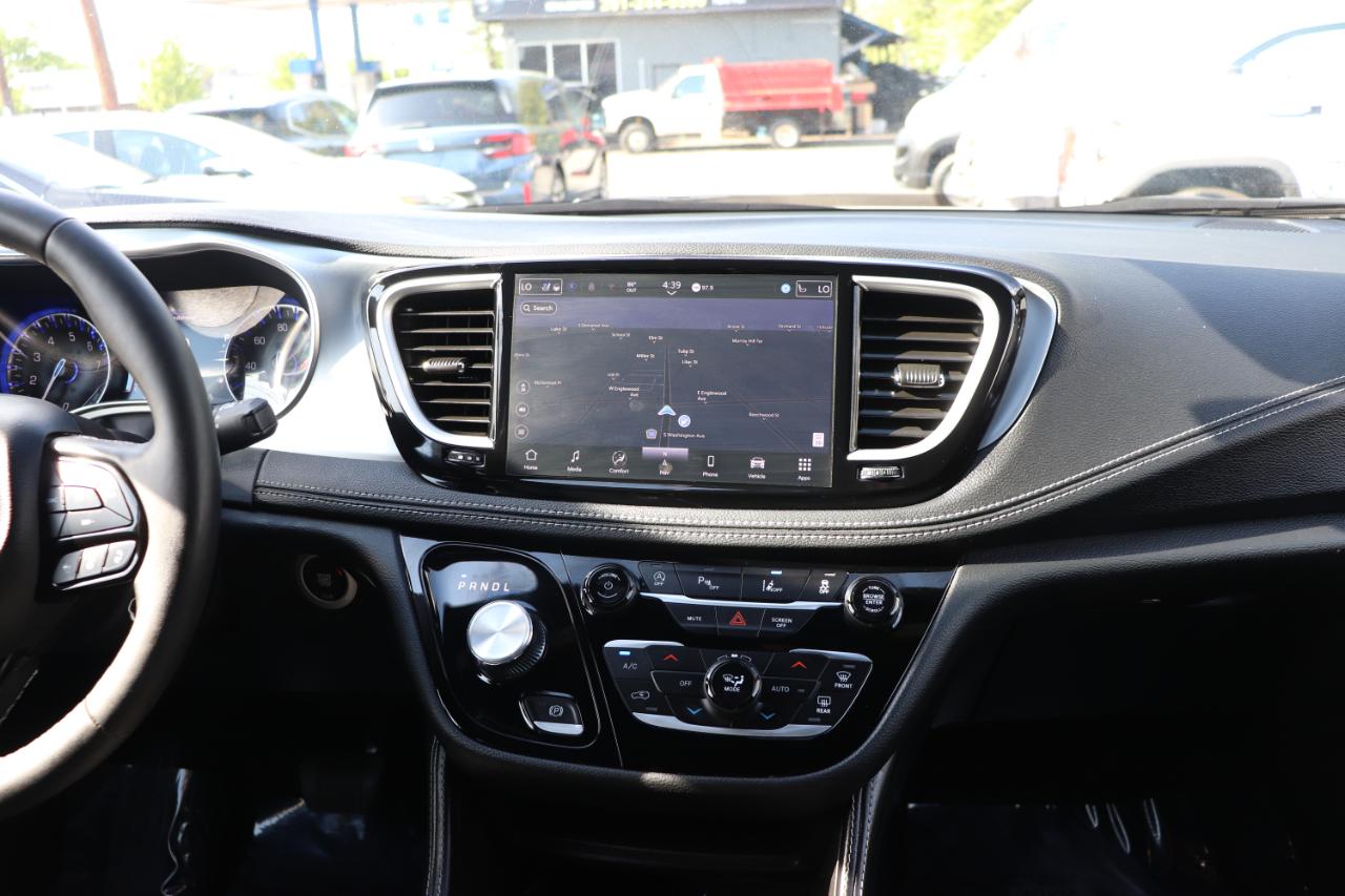 Chrysler Pacifica Limited FWD 2025