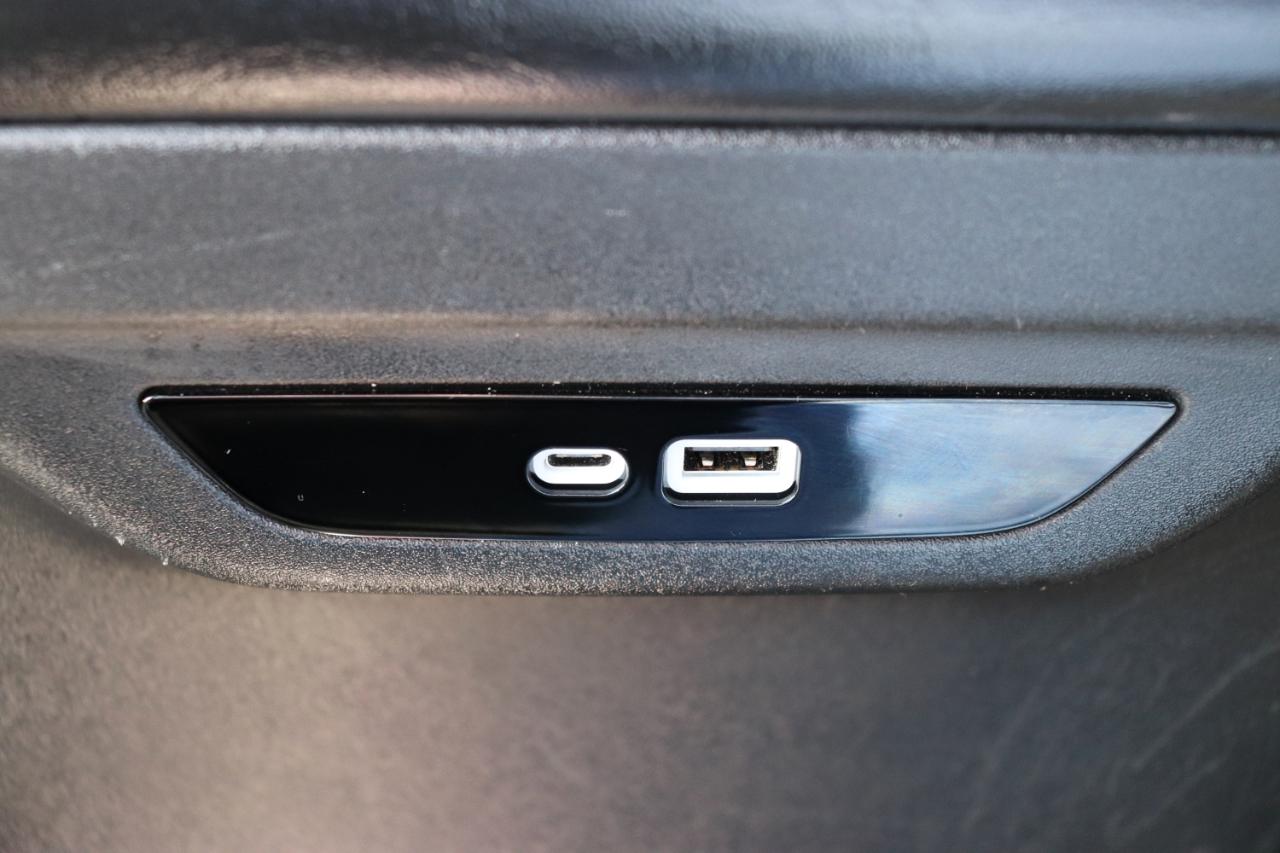 Chrysler Pacifica Limited FWD 2025