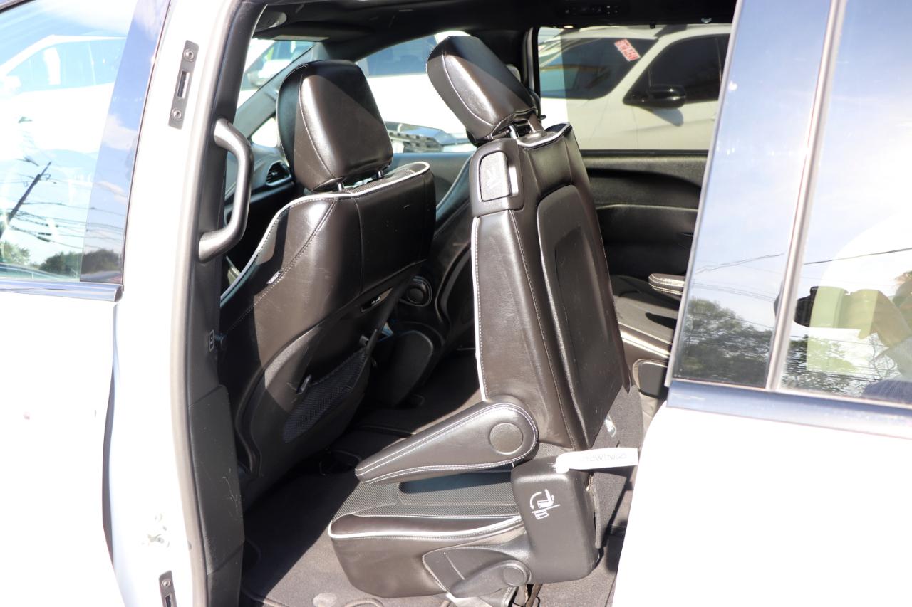 Chrysler Pacifica Limited FWD 2025