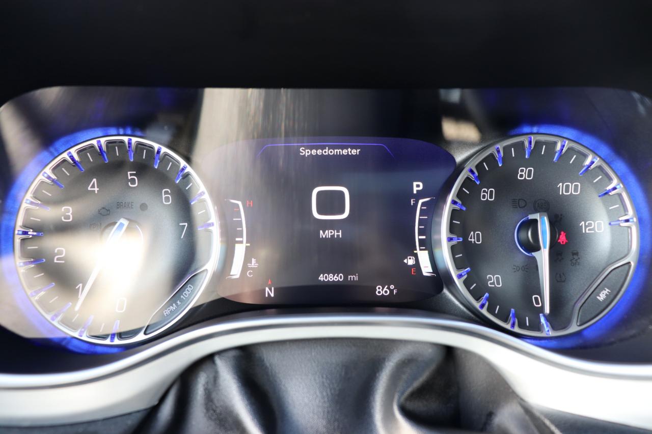 Chrysler Pacifica Limited FWD 2025