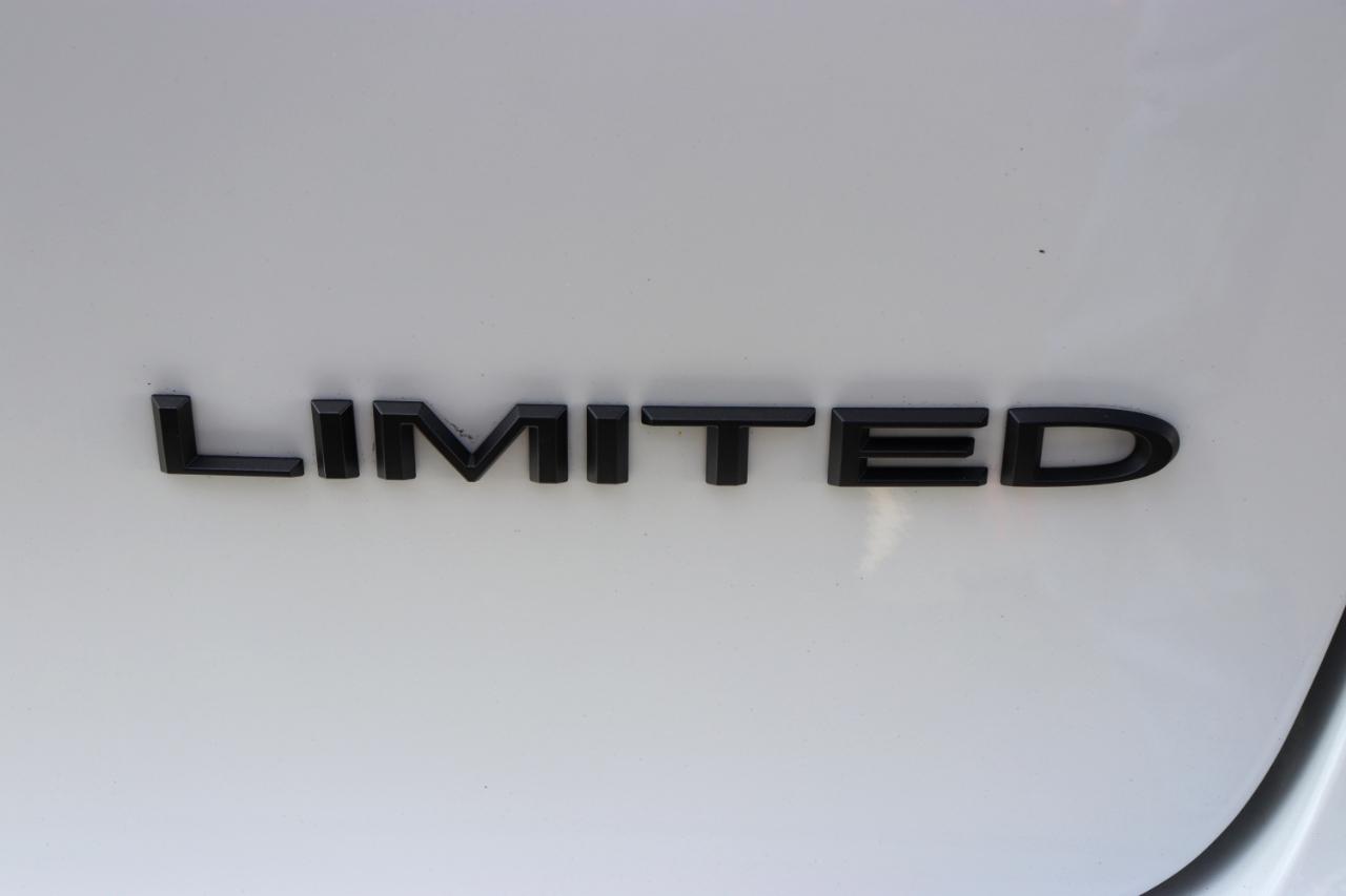 Chrysler Pacifica Limited FWD 2025