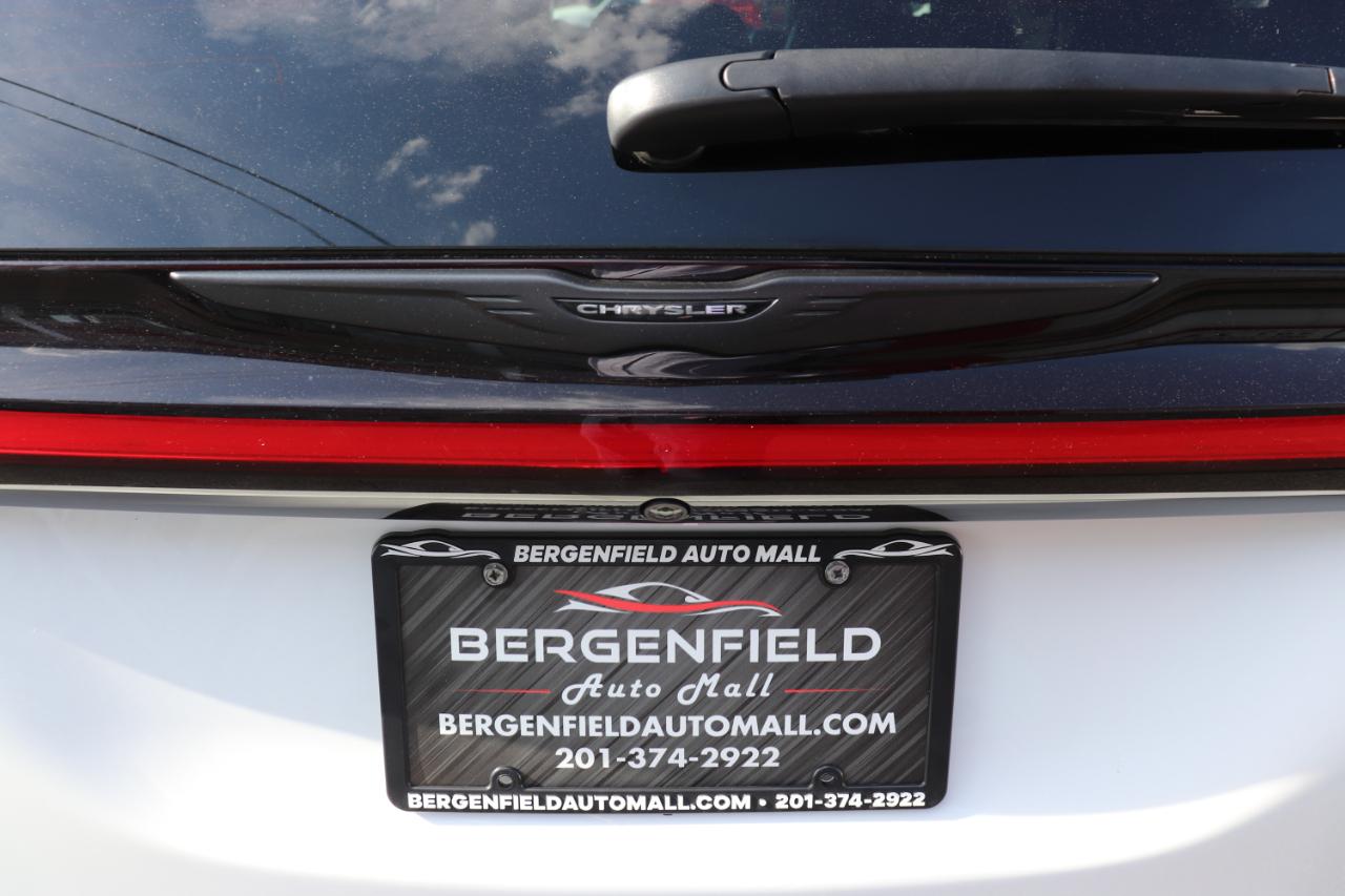 Chrysler Pacifica Limited FWD 2025