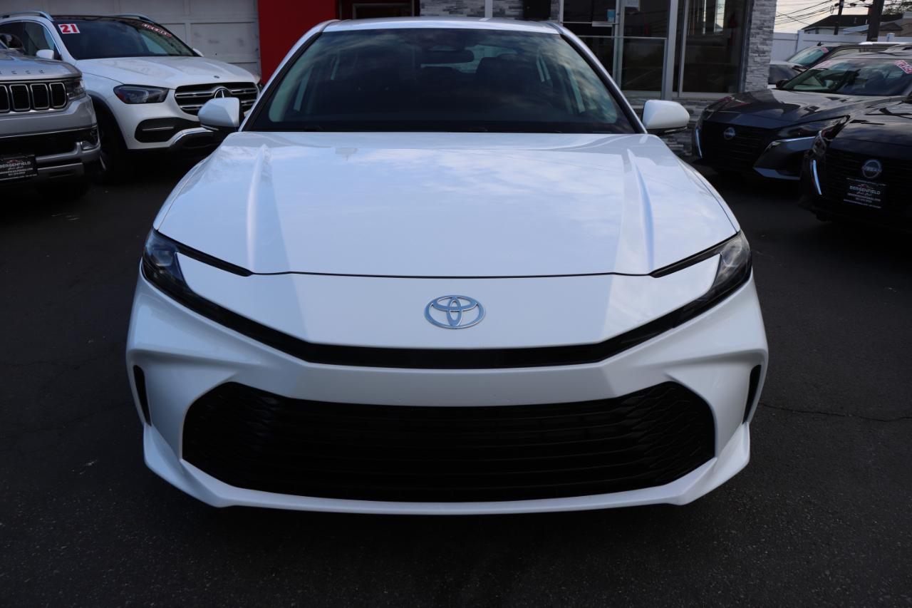Toyota Camry SE Hyb 4D Sedan FWD 2025