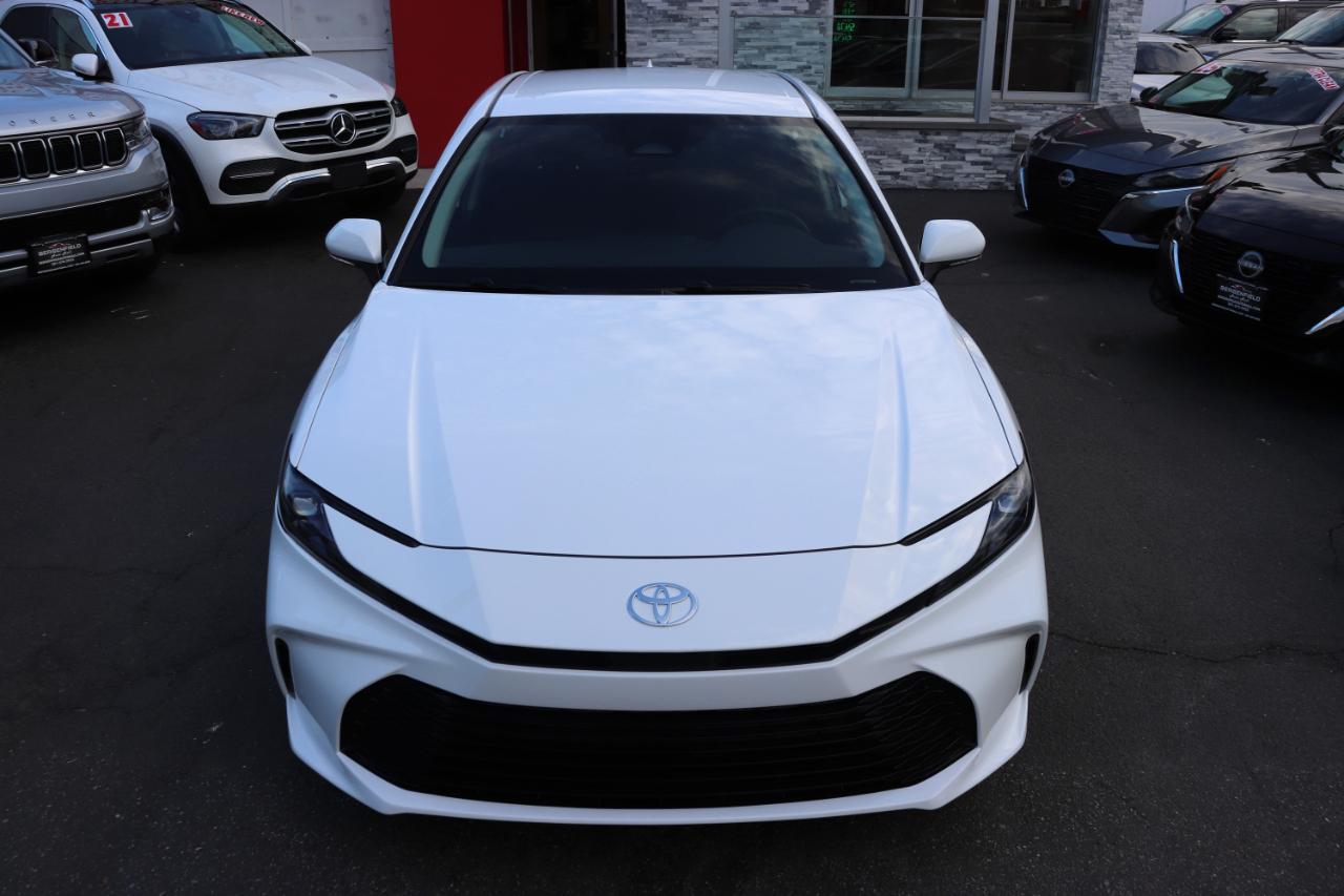 Toyota Camry SE Hyb 4D Sedan FWD 2025