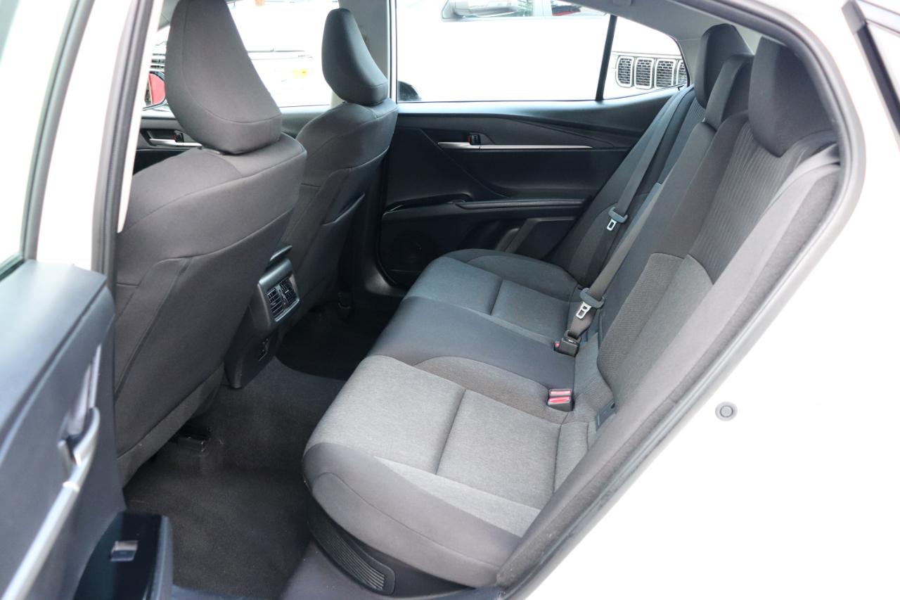 Toyota Camry SE Hyb 4D Sedan FWD 2025