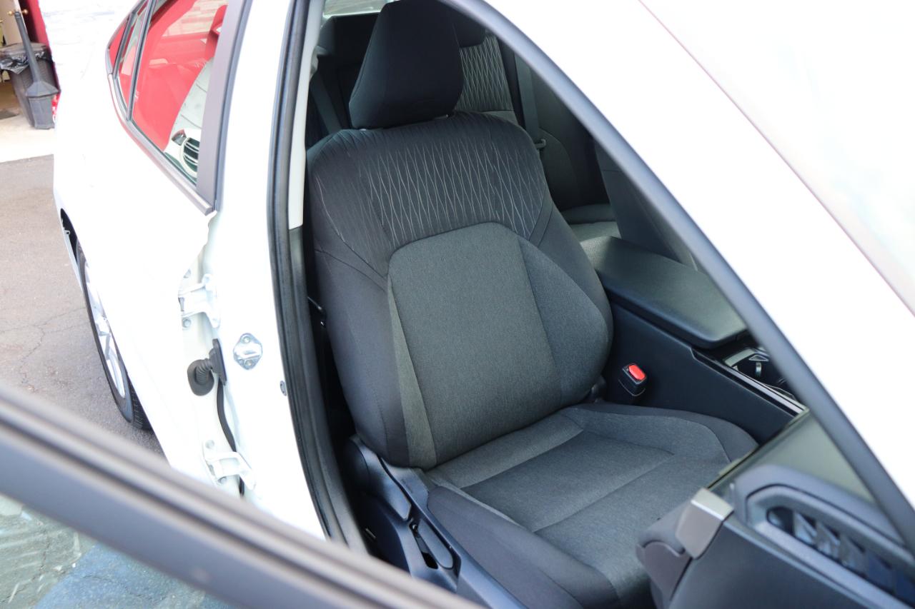 Toyota Camry SE Hyb 4D Sedan FWD 2025