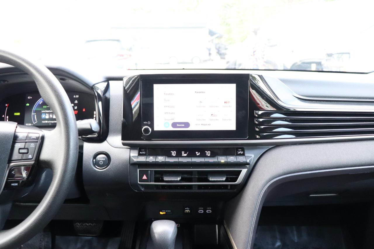 Toyota Camry SE Hyb 4D Sedan FWD 2025