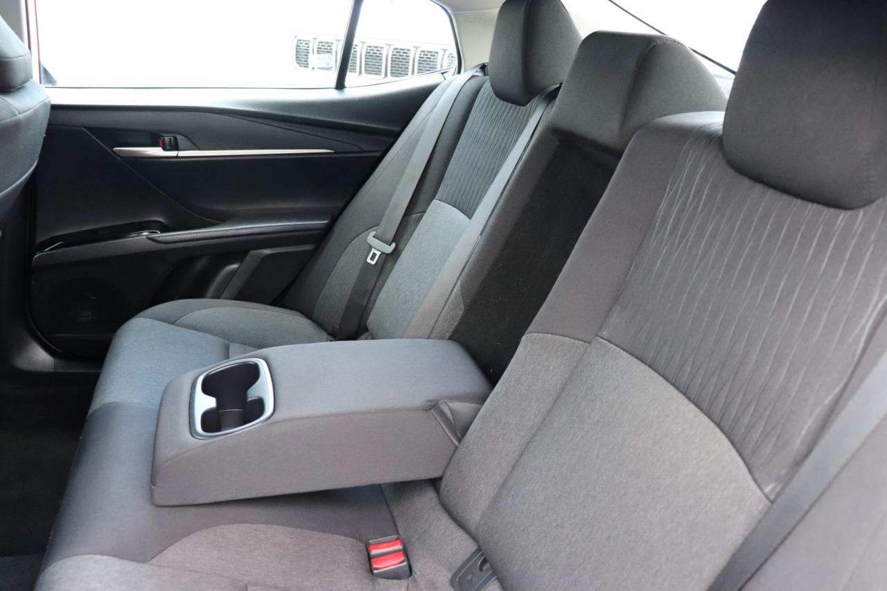 Toyota Camry SE Hyb 4D Sedan FWD 2025