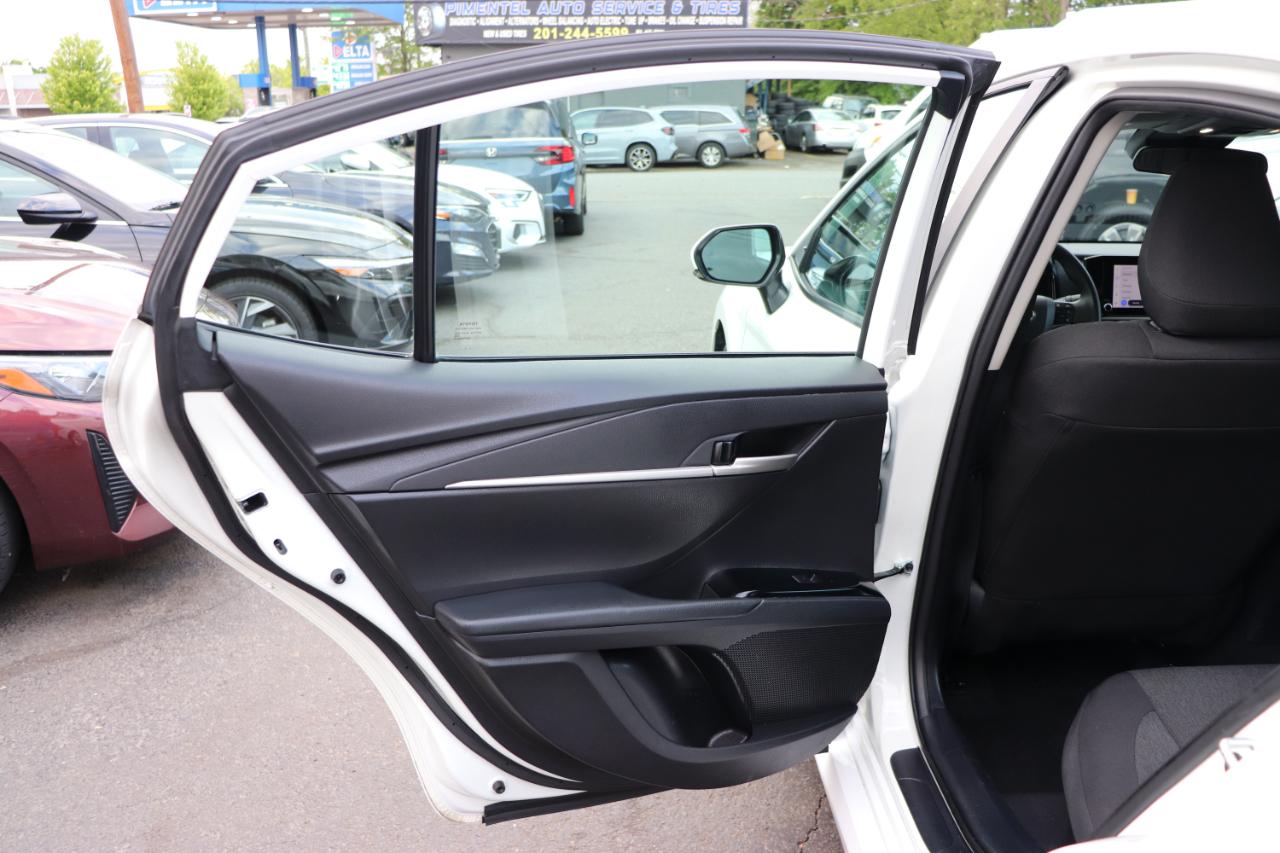 Toyota Camry SE Hyb 4D Sedan FWD 2025