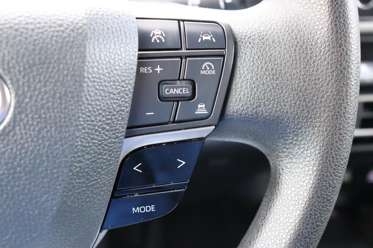 Toyota Camry SE Hyb 4D Sedan FWD 2025