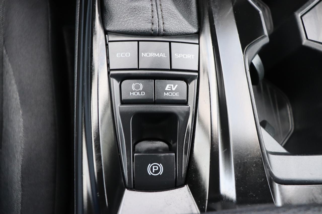 Toyota Camry SE Hyb 4D Sedan FWD 2025
