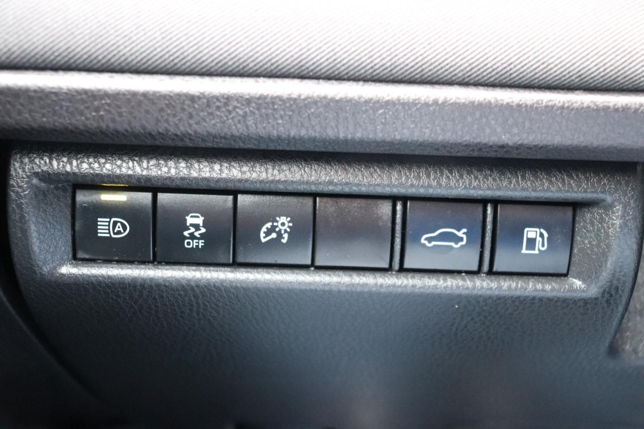 Toyota Camry SE Hyb 4D Sedan FWD 2025