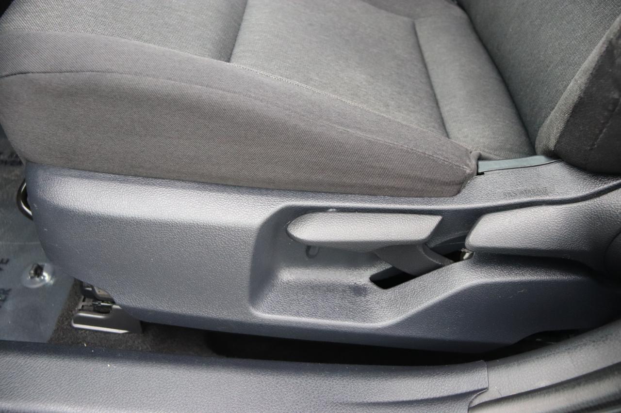 Toyota Camry SE Hyb 4D Sedan FWD 2025