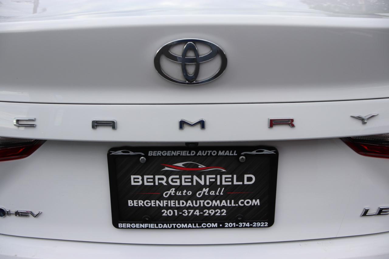 Toyota Camry SE Hyb 4D Sedan FWD 2025