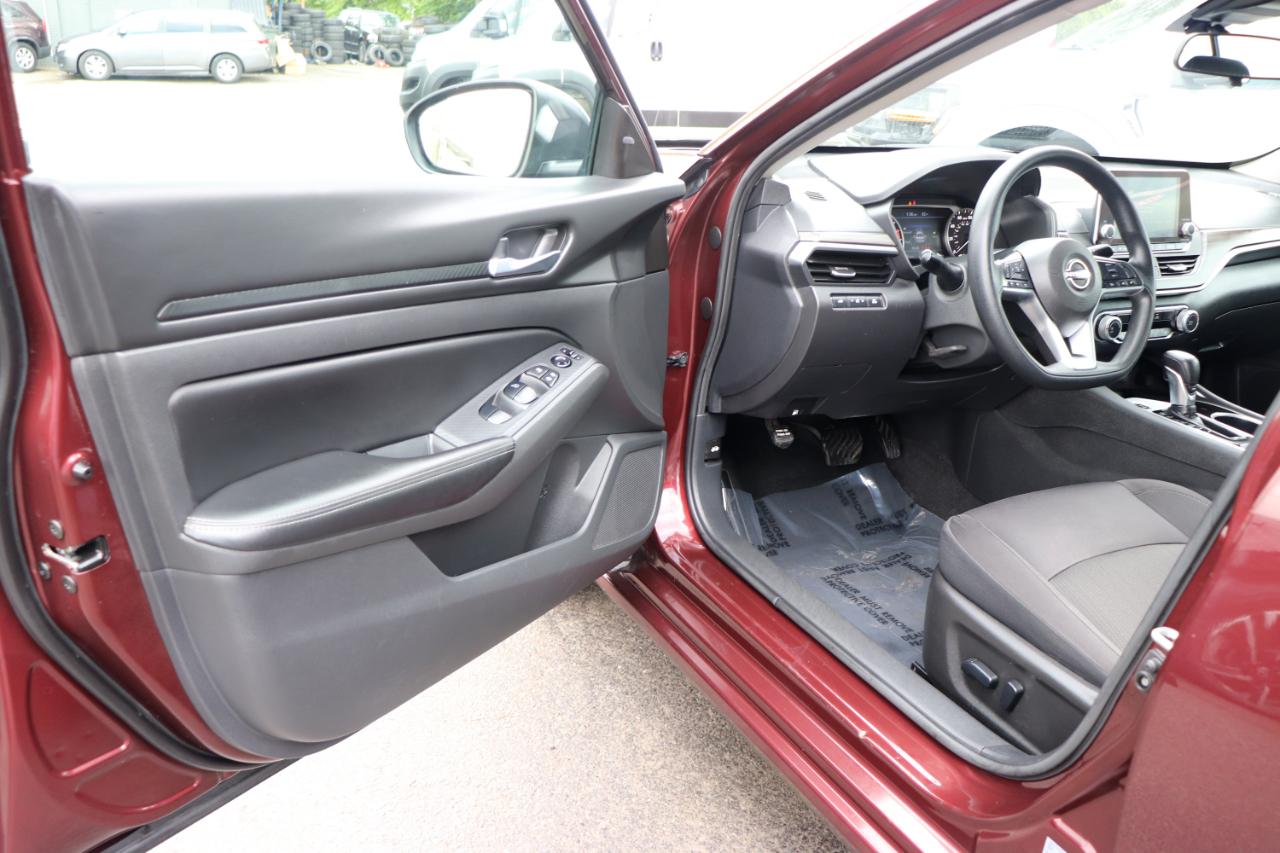 Nissan Altima 2.5 SV Sedan 2024