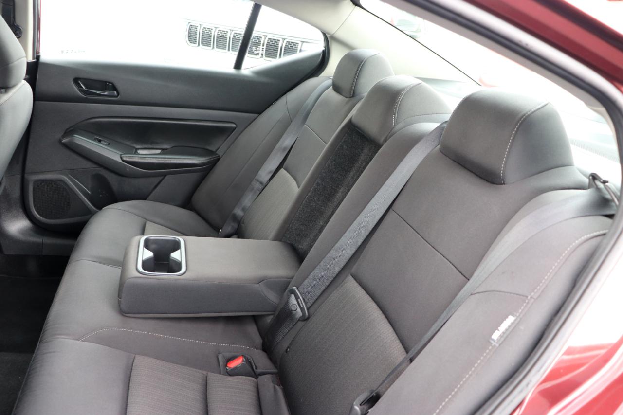Nissan Altima 2.5 SV Sedan 2024