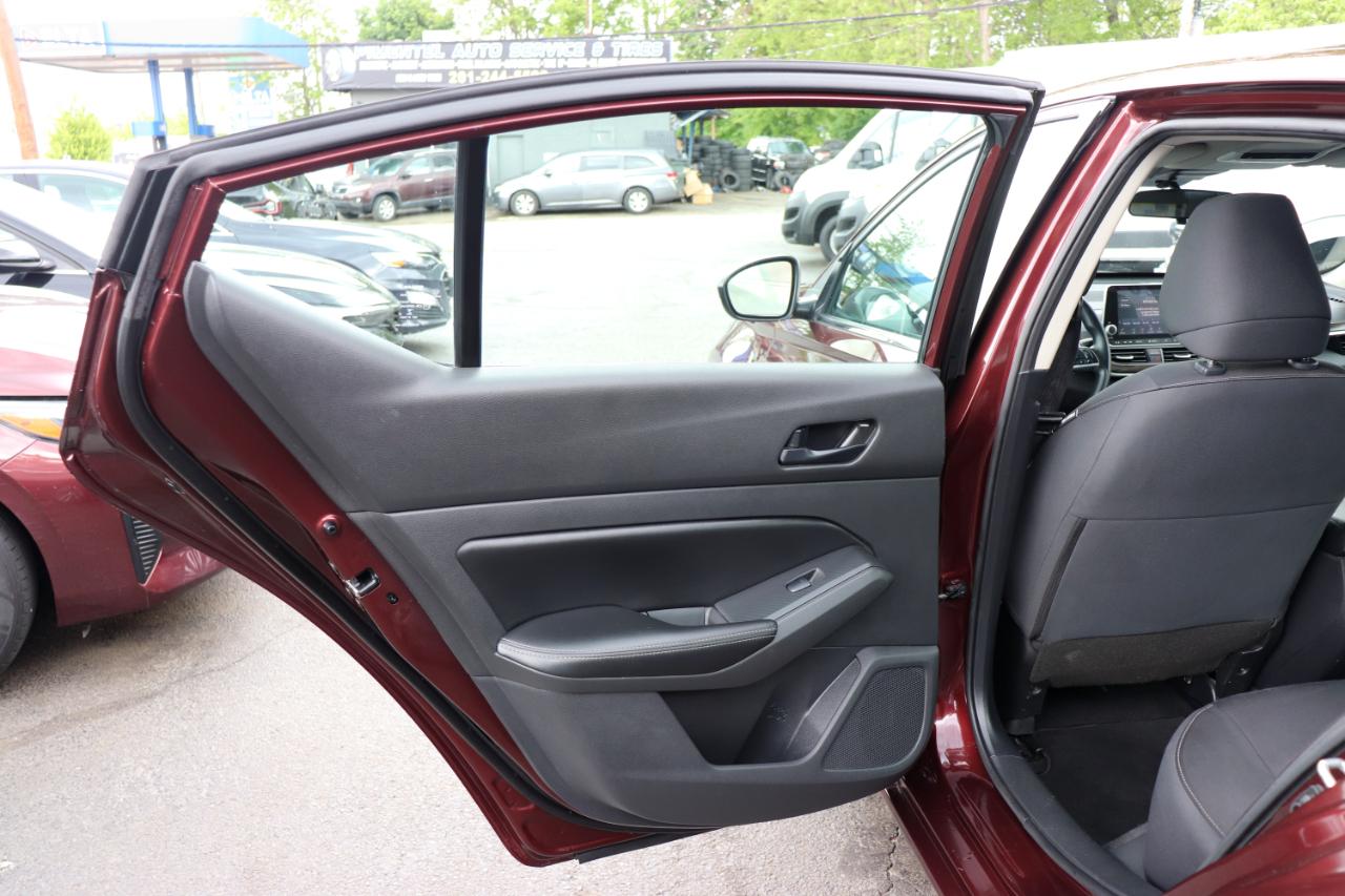 Nissan Altima 2.5 SV Sedan 2024