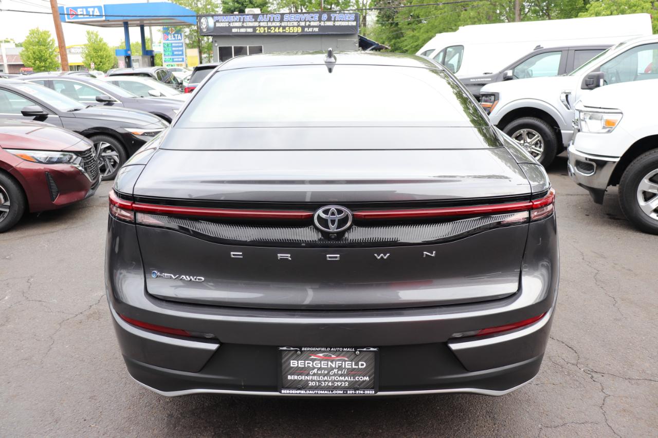 Toyota Crown XLE AWD (Natl) 2024