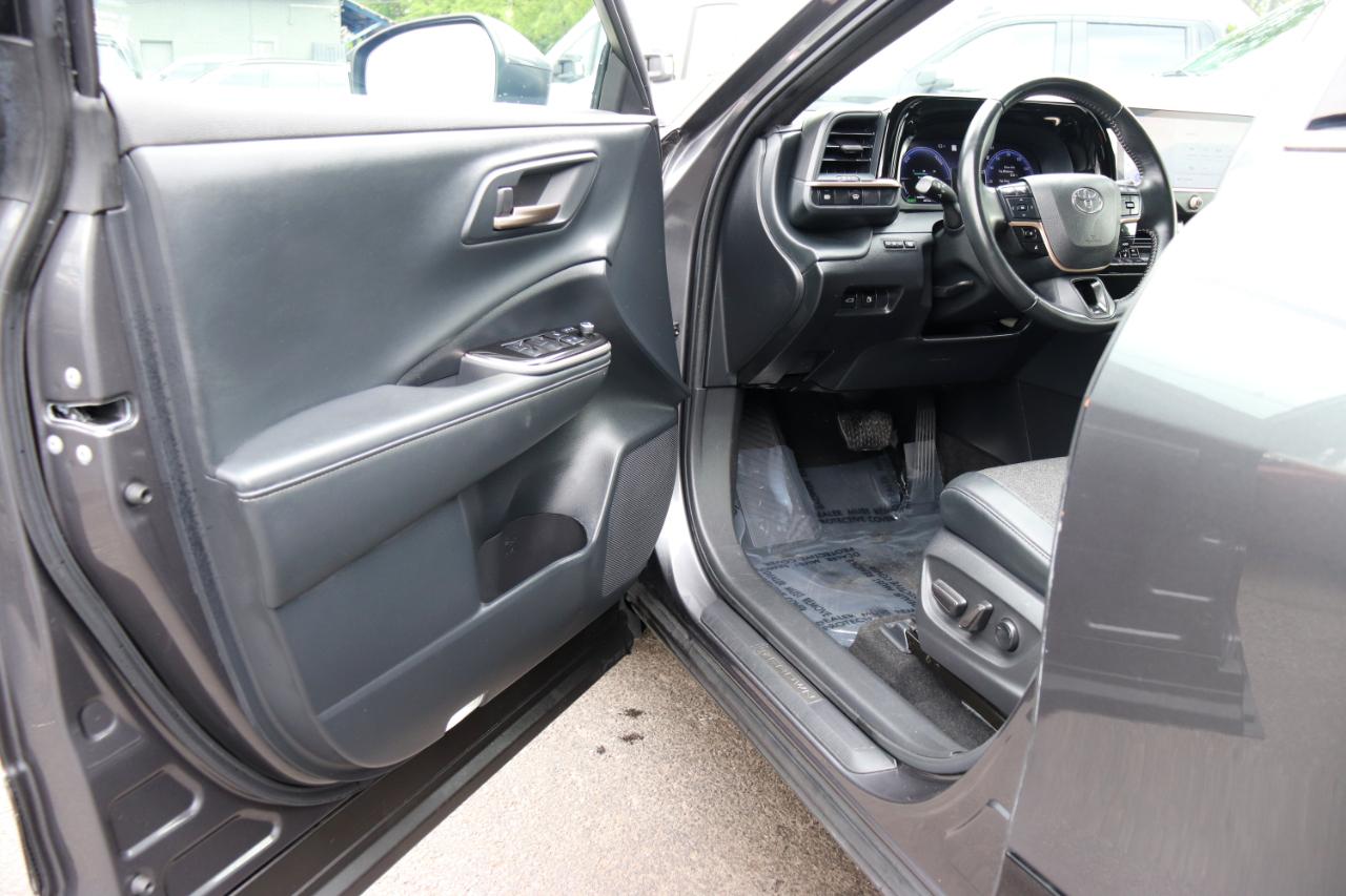 Toyota Crown XLE AWD (Natl) 2024