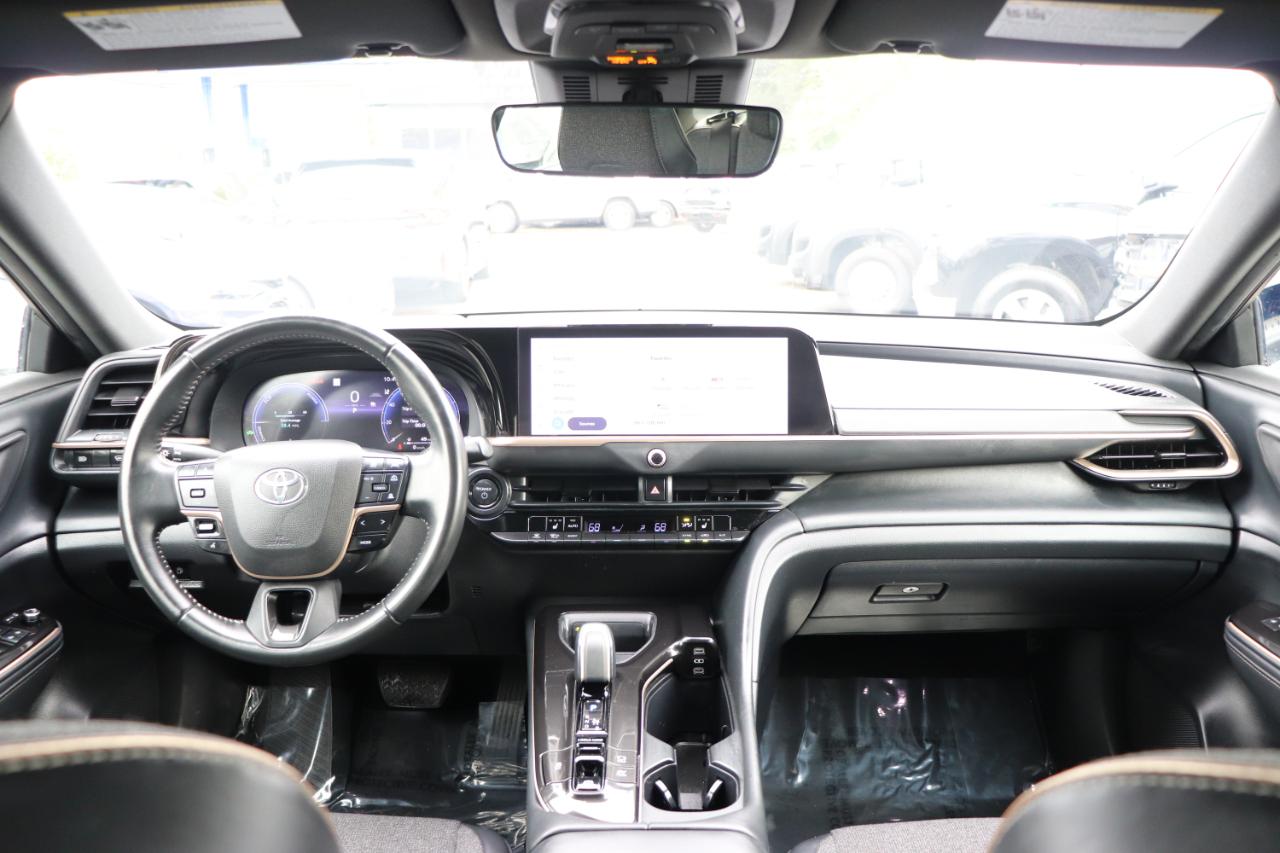 Toyota Crown XLE AWD (Natl) 2024