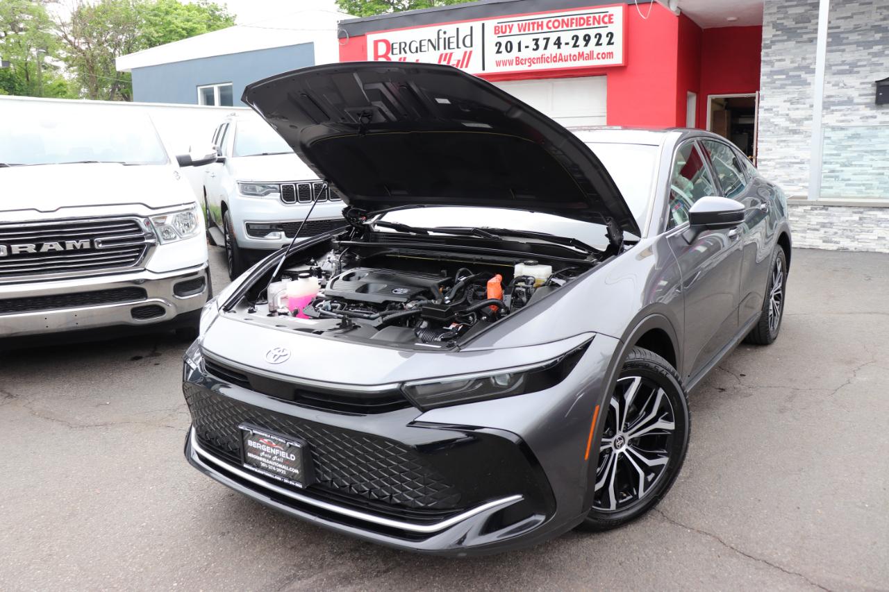 Toyota Crown XLE AWD (Natl) 2024