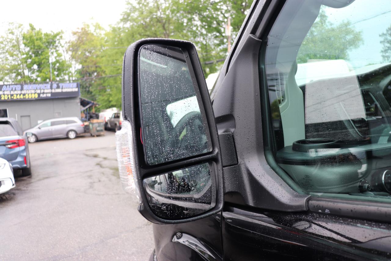 Ford Transit Passenger Wagon T-350 148" Med Roof XLT RWD 2023