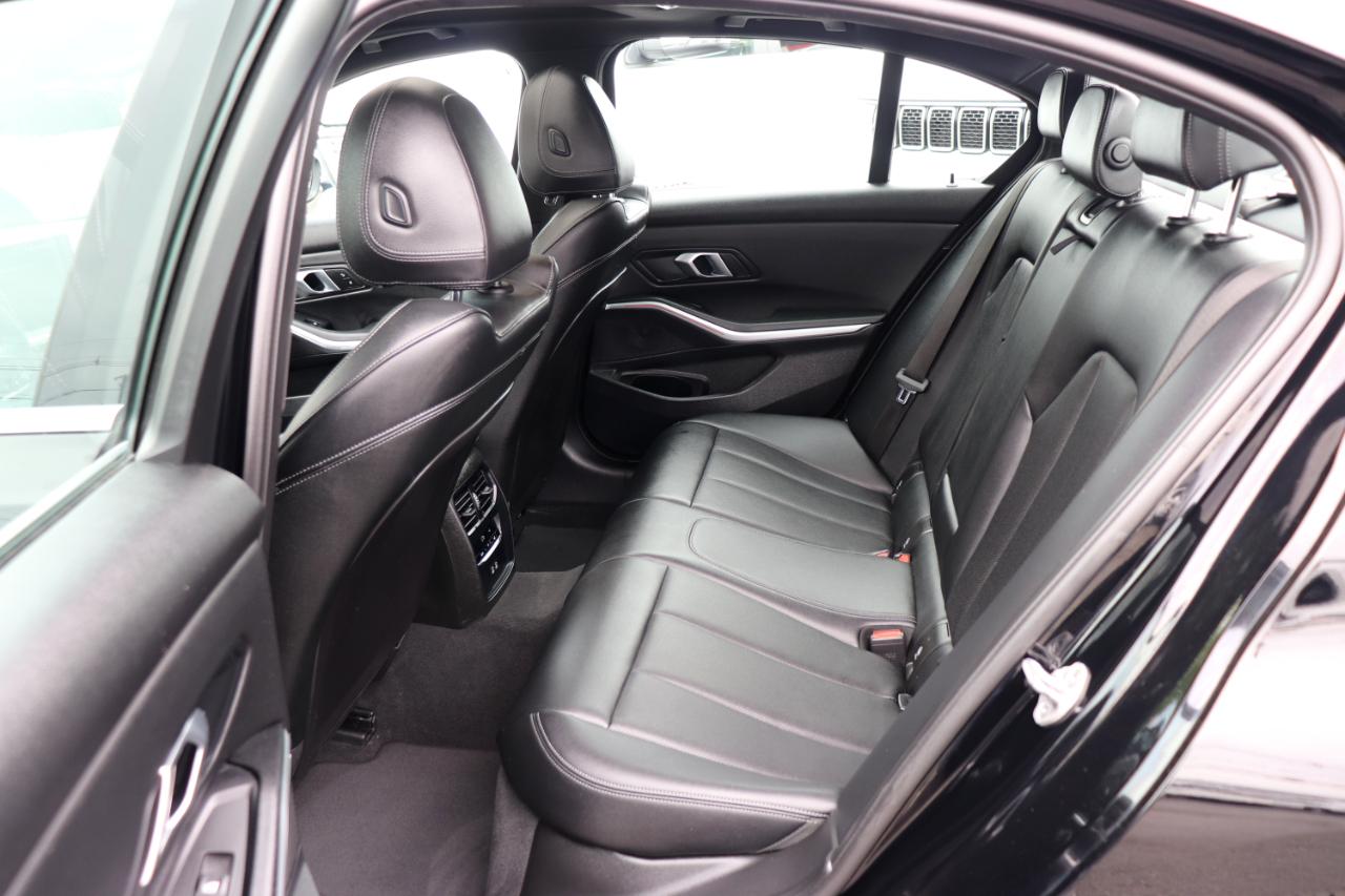 BMW 3 Series 330i xDrive Sedan 2025
