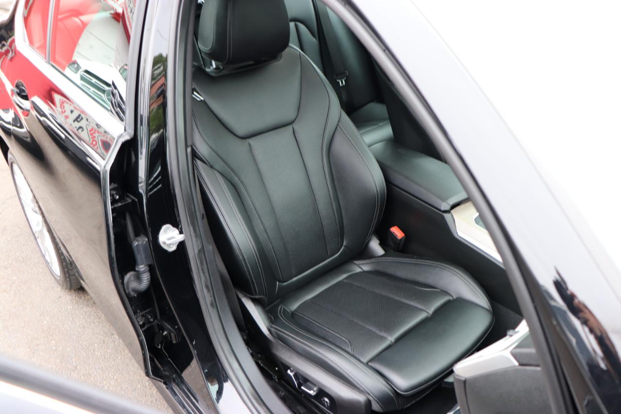 BMW 3 Series 330i xDrive Sedan 2025