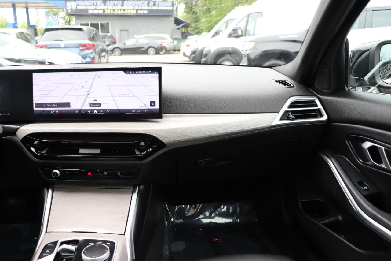 BMW 3 Series 330i xDrive Sedan 2025